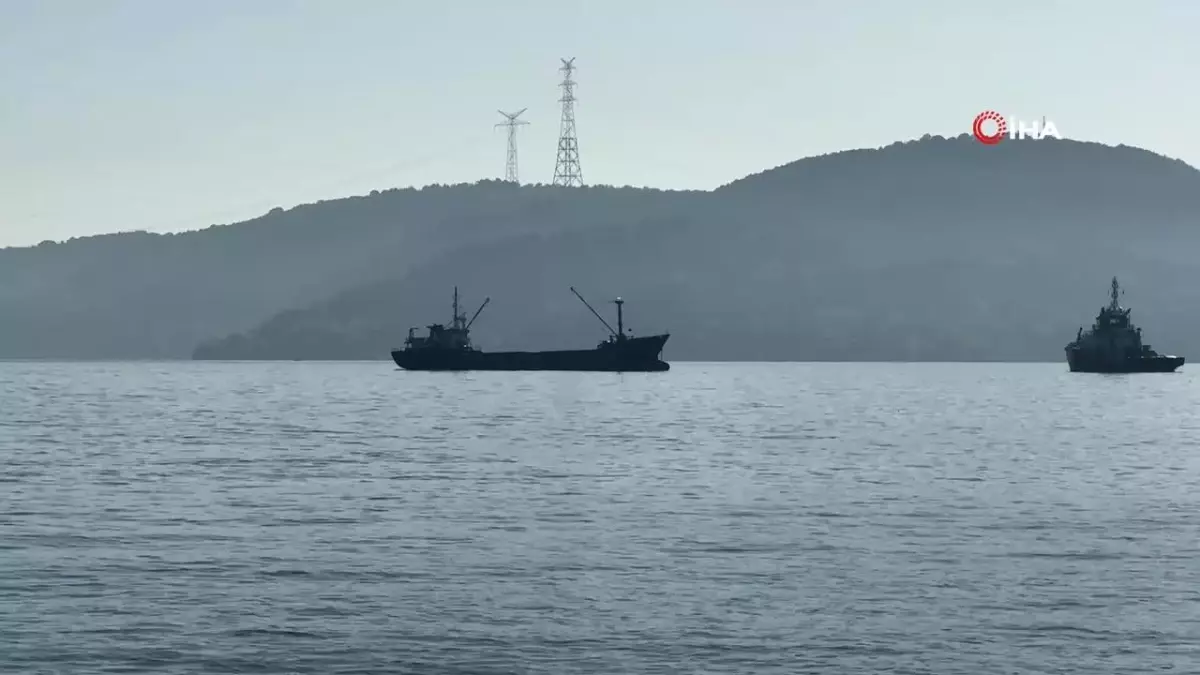 İstanbul Boğazı'nda gemi trafiği askıya alındı