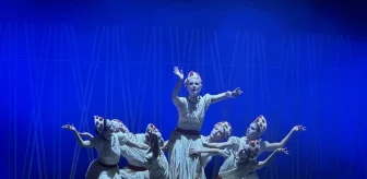 Türk-Macar Kültür Yılı kapsamında Bozsik Yvette Dans Topluluğu AKM'de sahne aldı