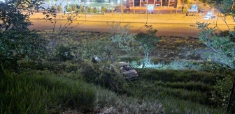 Kayseri'de park halindeki otomobil yamaçtan aşağıya uçtu