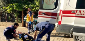 Antalya'da park halindeki otomobile çarpan motosikletin sürücüsü yaralandı