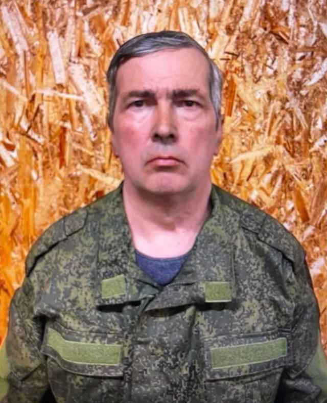 Rus ordusunda görevli Astsubay Yuri Galushko, komutanı dahil 6 asker arkadaşını uyudukları sırada öldürdü