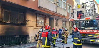Sultangazi'de 4 Katlı Binada Yangın Çıktı