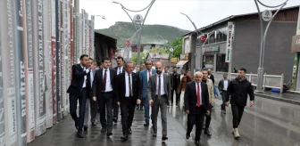 AK Parti Doğu Anadolu Bölgesi Muş ve Hakkari İl Koordinatörü Haşim Taşkıran, Hakkari'de ziyaretlerde bulundu