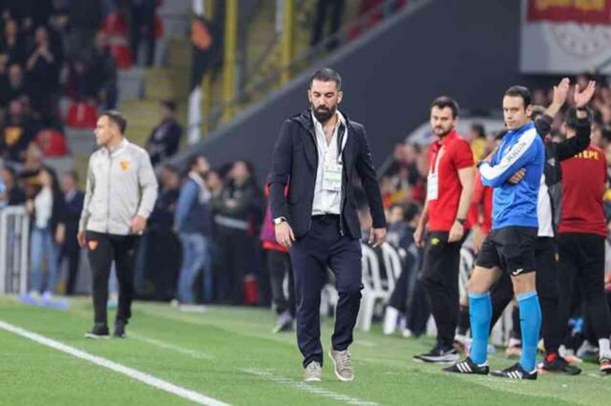 Arda Turan, kendisini beş parasız bırakan Seçil Erzan'ı canlı yayında böyle savundu