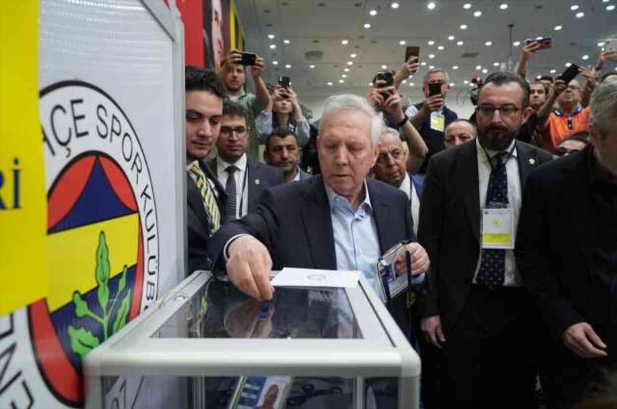 Aziz Yıldırım yeniden aday mı olacak? Aziz Yıldırım Fenerbahçe başkanlığına aday mı oluyor?