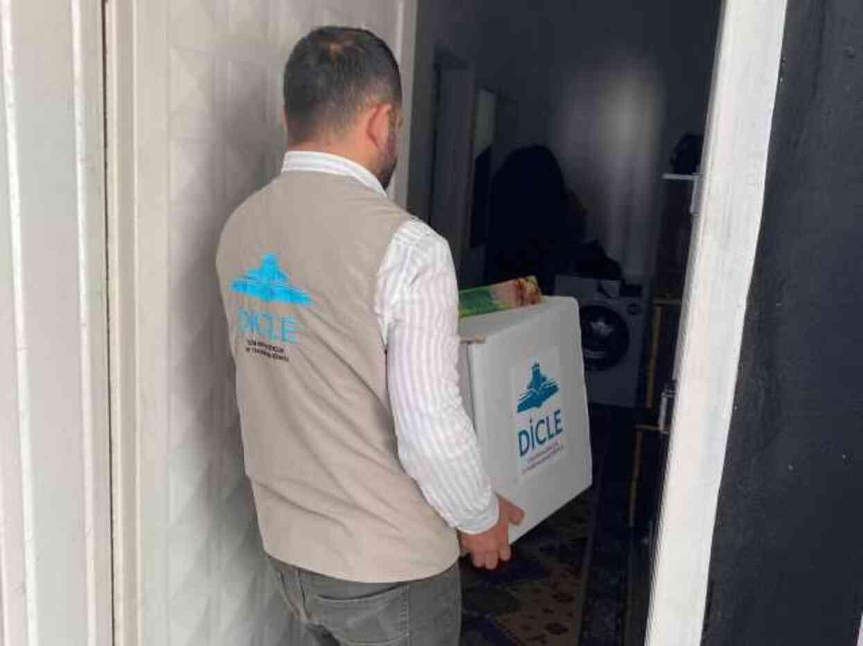 Dicle Derneği, Ramazan Ayında Binlerce Aileye Yardım Ulaştırdı