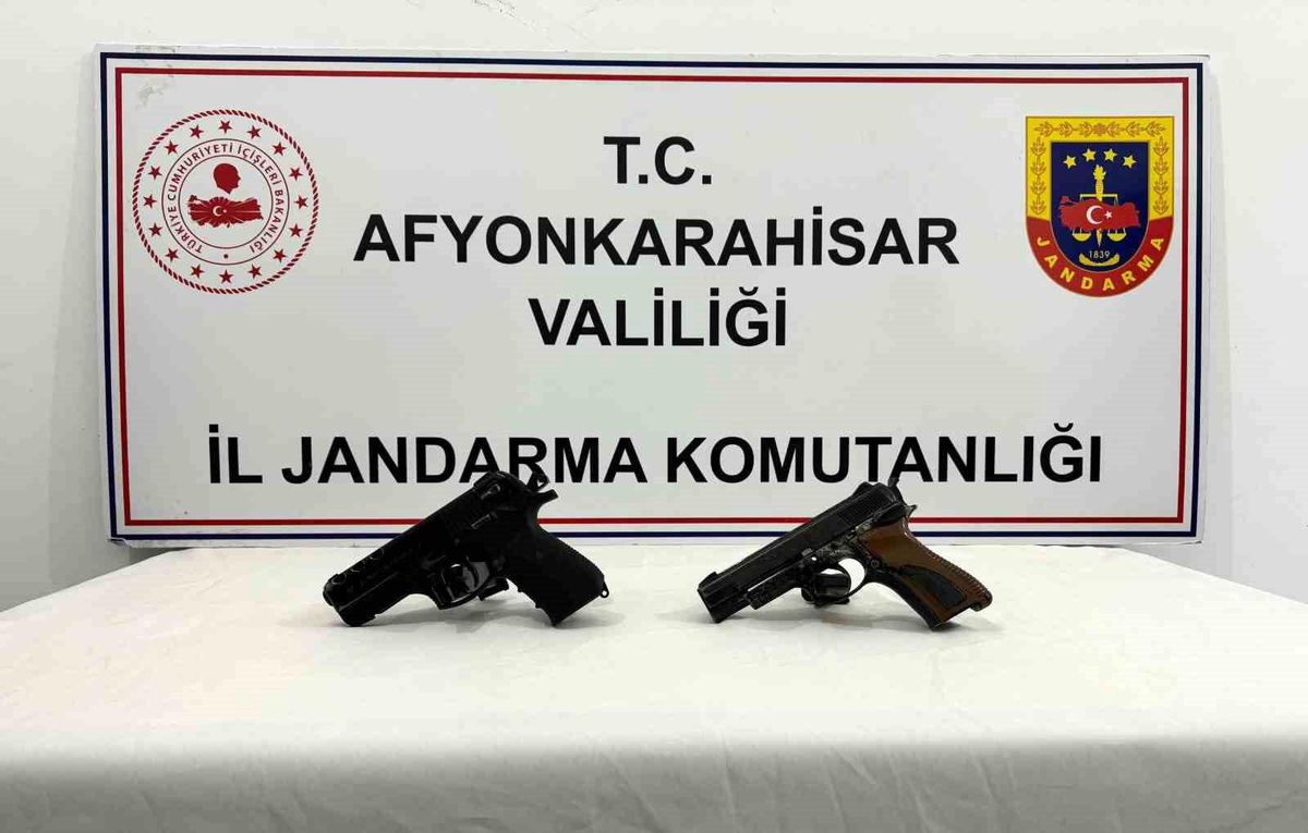 Afyonkarahisar'da Köy Düğününde Havaya Ateş Açanlar Gözaltına Alındı
