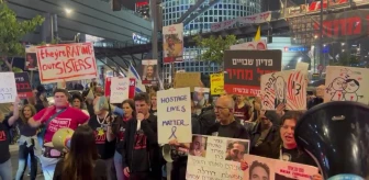 İsrailliler, ateşkes anlaşmasını imzalaması talebiyle sokaklara çıktı