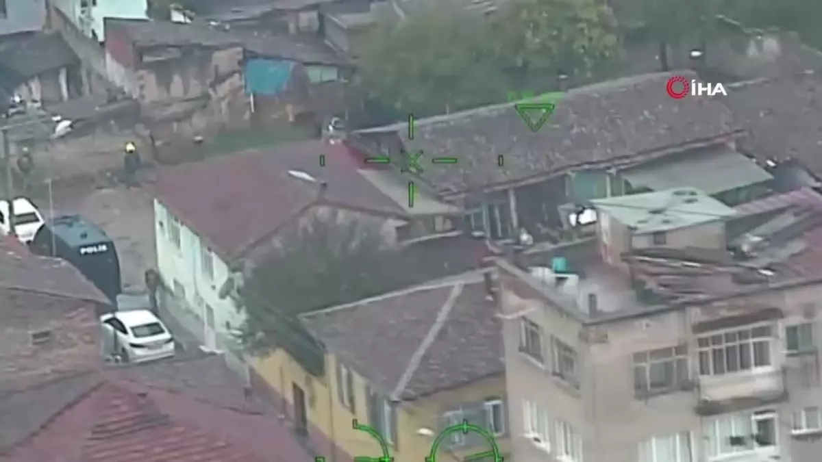 İzmir'de zehir tacirlerine helikopter destekli operasyon: 64 gözaltı