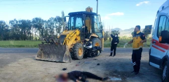 Aksaray'da Motosiklet Kepçeye Çarptı: Sürücü Hayatını Kaybetti