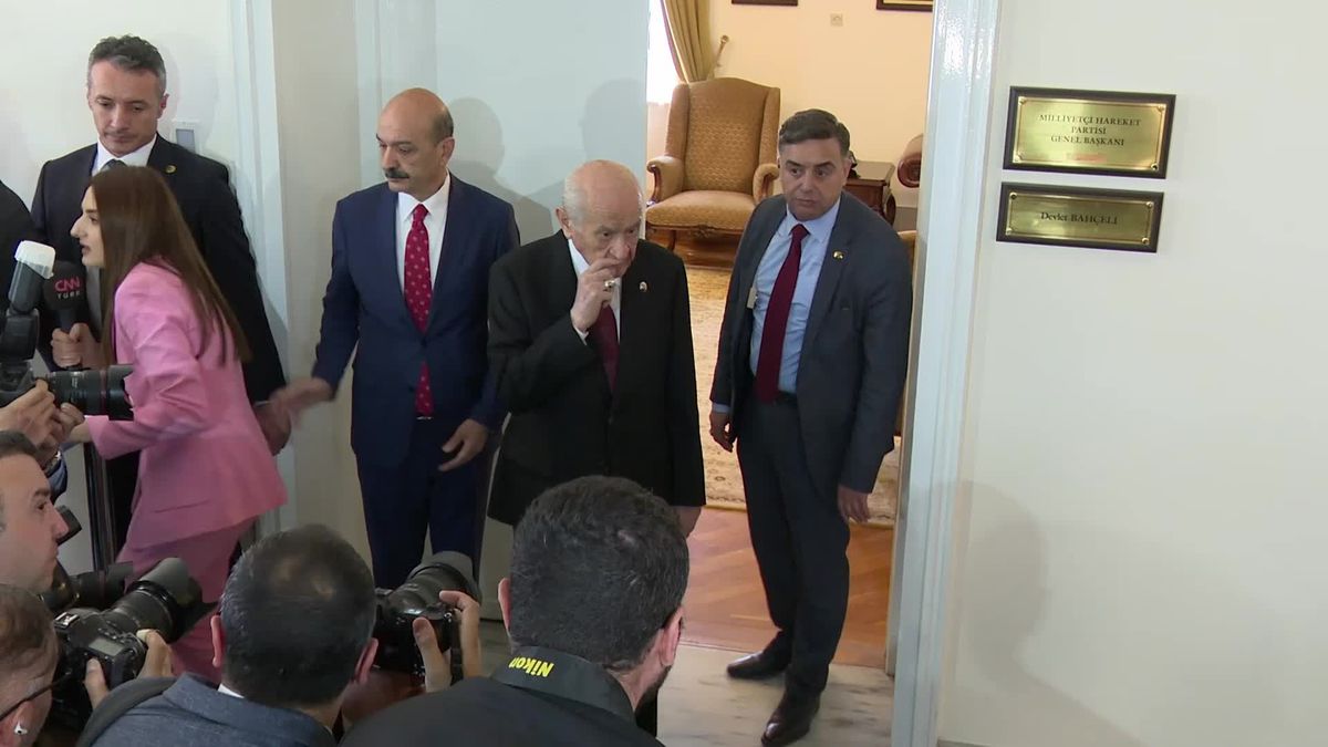 CHP ve MHP liderleri görüşme için bir araya geldi