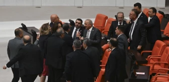 Meclis'te ortalık karıştı, AK Parti ve CHP'li vekiller birbirine girdi