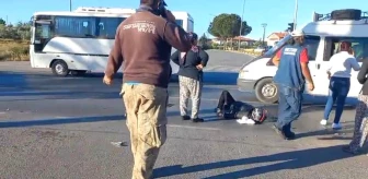 Tur minibüsü ile motosiklet çarpıştı: Motosiklet sürücüsü yaralandı