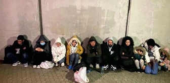 Edirne'de 21 kaçak göçmen ve 2 organizatör yakalandı
