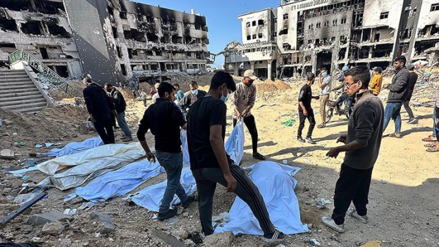 Gazze'de Şifa Hastanesi'nde bulunan üçüncü toplu mezardan 49 Filistinlinin cesedi çıkarıldı