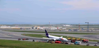 İstanbul Havalimanı'nda Gövde Üzerine İnen Uçakla İlgili Açıklama