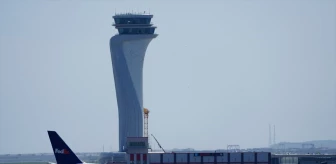 İstanbul Havalimanı'nda Arızalanan Kargo Uçağı Gövde Üzerine İniş Yaptı