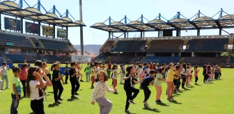 Karabük'te Dünya Atletizm Günü çerçevesinde çocuklar için spor şenliği düzenlendi
