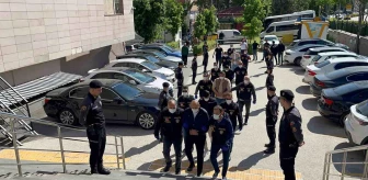 Eskişehir'de 1 kişiyi darp edip bıçaklayan 5 şüpheli adliyeye sevk edildi