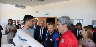 Türkiye'nin ilk astronotu Alper Gezeravcı, Malatya'da öğrencilerle bir araya geldi
