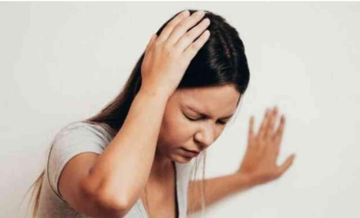 VERTİGO NEDEN OLUR? Vertigo belirtileri neler?