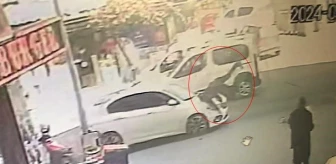 Tekirdağ Çorlu'da Otomobilin Yayaya Çarptığı Anlar Kameraya Yansıdı