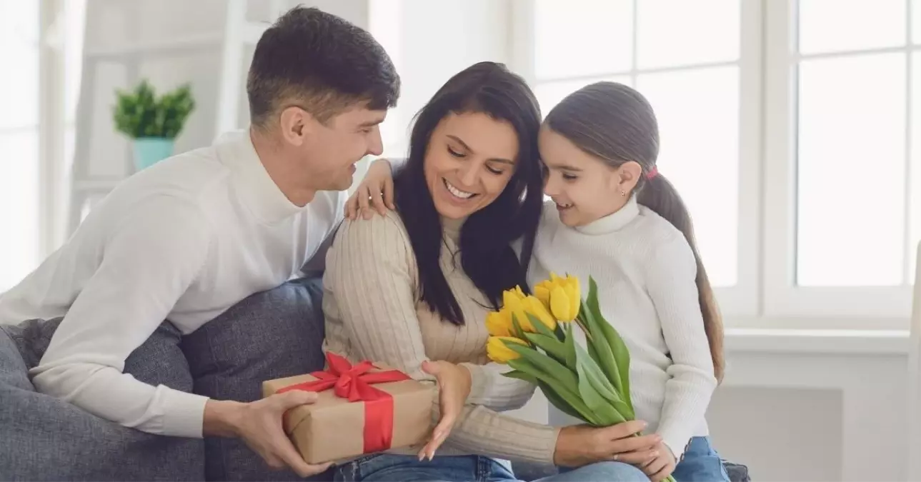 Anneler günü anlamlı sözler! #128144 Anneler günü için anlamlı ve kısa mesajlar neler?