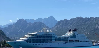 Bahamalar Bayraklı Lüks Yolcu Gemisi Antalya'ya Geldi