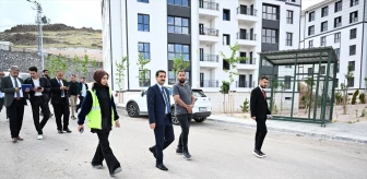 Battalgazi Belediye Başkanı Bayram Taşkın, deprem konutlarını inceledi