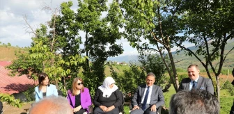 Bitlis Valisi Erol Karaömeroğlu, İkizler köyü ve mezralarındaki gazi ve şehit ailelerini ziyaret etti