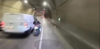 Tünelde makas atan sürücü, önündeki araca çarpıp takla attı