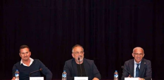 Erzincan Binali Yıldırım Üniversitesi'nde Futbolun Efsaneleri Konuşuyor Paneli Düzenlendi