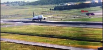 FEDEX uçağı İstanbul Havalimanı'nda gövde üzeri iniş yaptı: Faciayı kadın pilot önledi