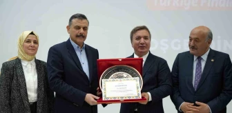 Erzincan'da düzenlenen 'Hafız Kal' yarışmasının Türkiye finalinde Erzurum Valisi birinci oldu