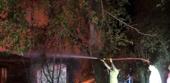 Kastamonu'da Yangın: 2 Ahşap Ev Kullanılamaz Hale Geldi