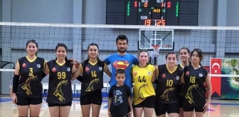 Muğla'nın Köyceğiz ilçesi Akademi Spor Kulübü Küçük Kız Takımı Grup Birincisi Oldu