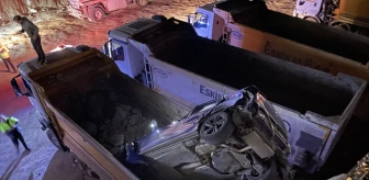 Şanlıurfa'da Otomobil Hafriyat Kamyonunun Kasasına Düştü, Sürücü Yaralandı