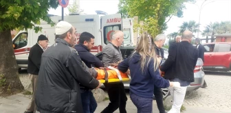 Akçakoca'da camide rahatsızlanan kişiye sağlık personeli müdahale etti