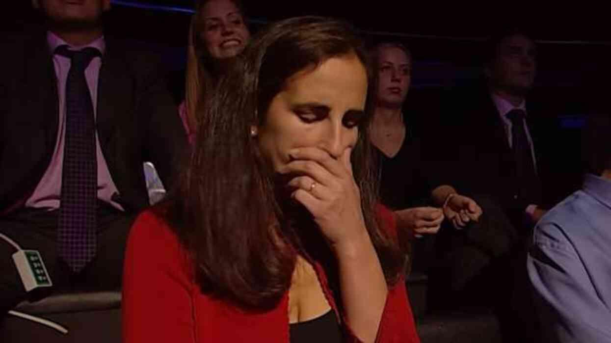 Aradan yıllar geçse de unutulmuyor! 192 öksürükle 1 milyon pound kazandı Aradan yıllar geçse de unutulmuyor! 192 öksürükle 1 milyon pound kazandı