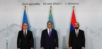 Azerbaycan ve Ermenistan Dışişleri Bakanları Almatı'da bir araya geldi