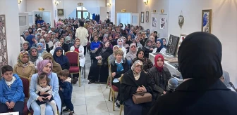 Bitlis'te Anneler Günü Söyleşi Programı Düzenlendi