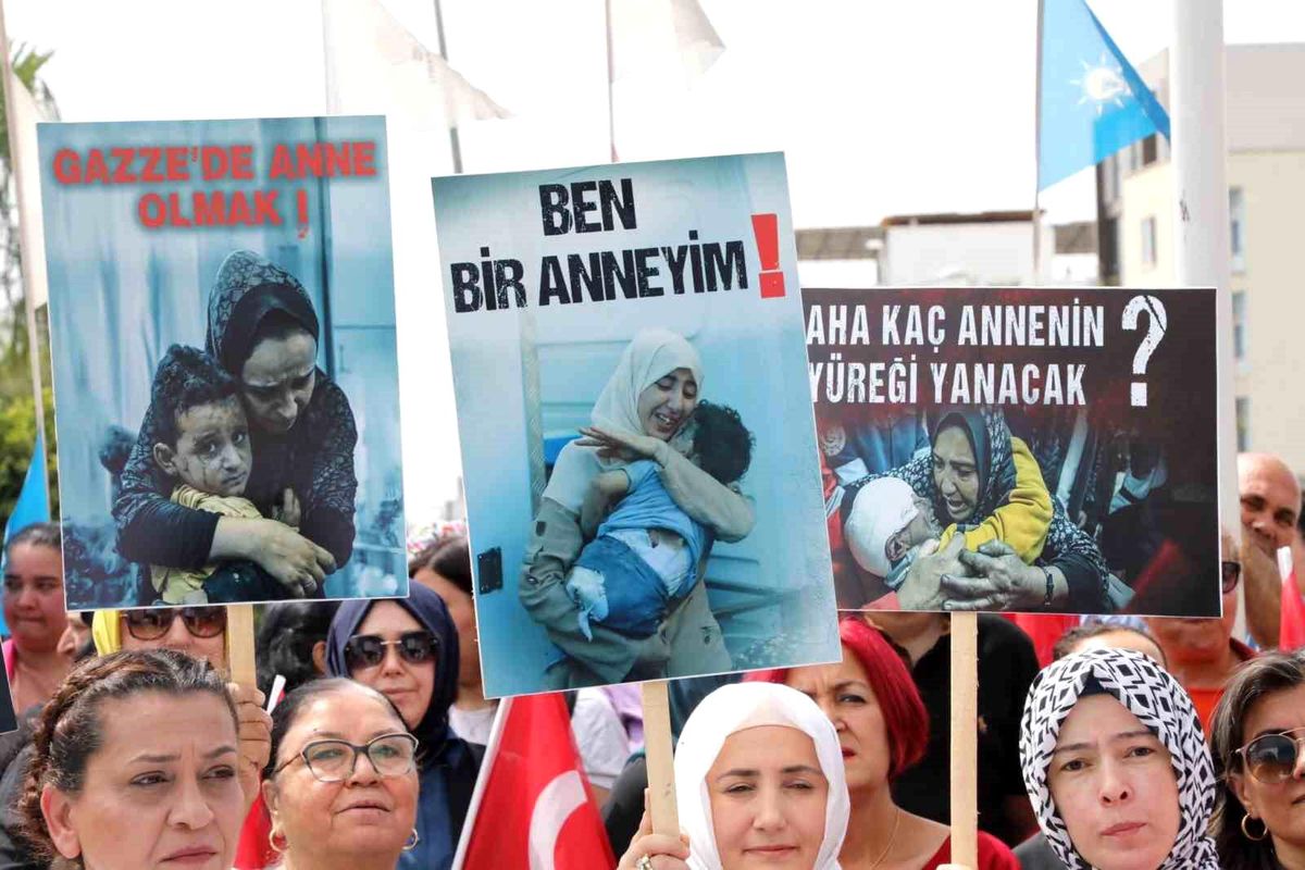 AK Parti Antalya Kadın Kolları, Gazze'deki Anneler İçin Toplandı