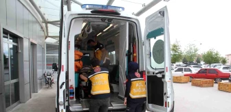 Konya'da rüzgardan zarar gören gölgelik tamiri sırasında yüksekten düşen kişi yaralandı