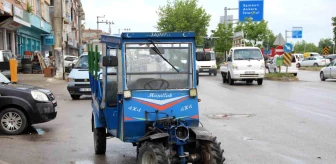 Samsun'da Hafif Ticari Araç Patpata Çarptı: 1 Yaralı