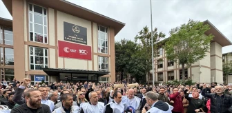 İstanbul'da Eğitim Sendikaları Öğretmene Şiddeti Protesto Etti
