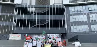 İstanbul Medipol Üniversitesi Öğrencileri Filistin'e Destek İçin Oturma Eylemi Düzenliyor