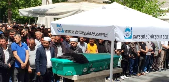 Kayseri'de bisiklet kazasında hayatını kaybeden 8 yaşındaki çocuk toprağa verildi