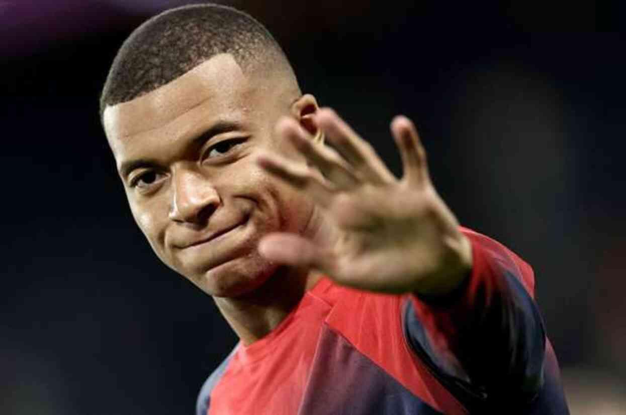 Kylian Mbappe, Paris Saint-Germain'e veda etti Kylian Mbappe, Paris Saint-Germain'e veda etti