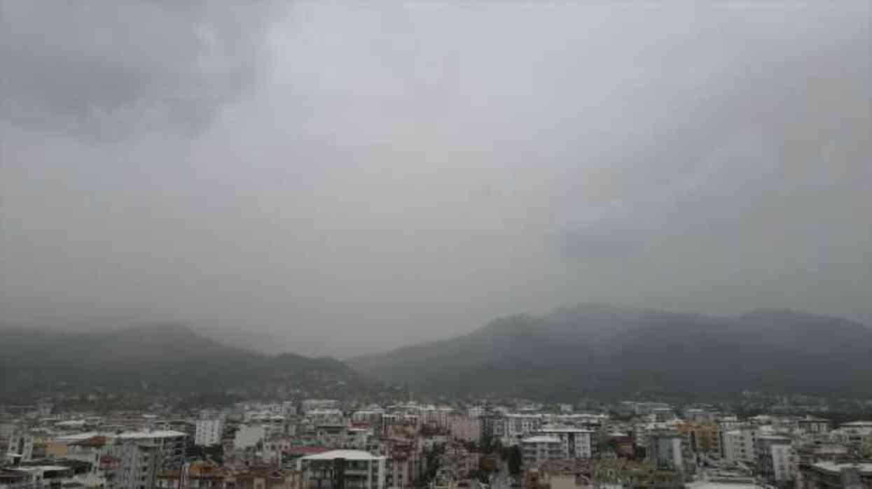 Afrika ve Suriye'den gelen çöl tozları Türkiye'nin güneyini vurdu