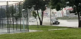 Ankara'nın Yenimahalle ilçesinde sağanak yağmur başladı